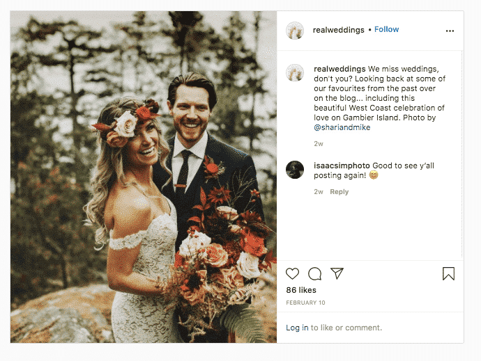 Photo de vrais mariages de couple marié avec bouquet