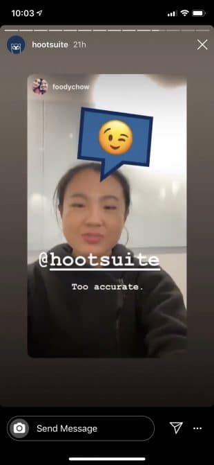 Histoire Instagram d'une femme utilisant le filtre AR de Themelocal, Emoji Roulette
