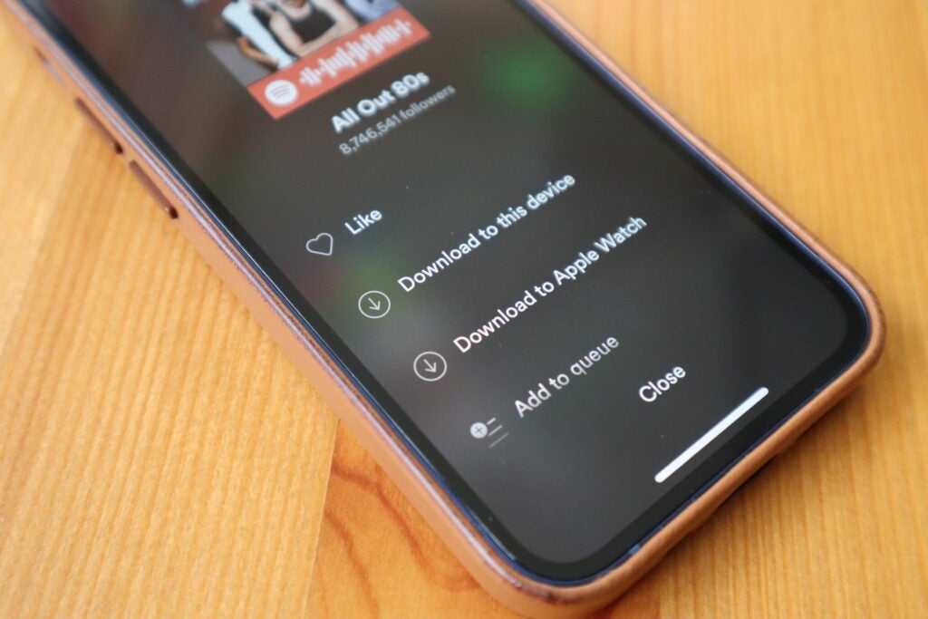 Appuyez sur « télécharger sur Apple Watch » pour commencer à télécharger les chansons