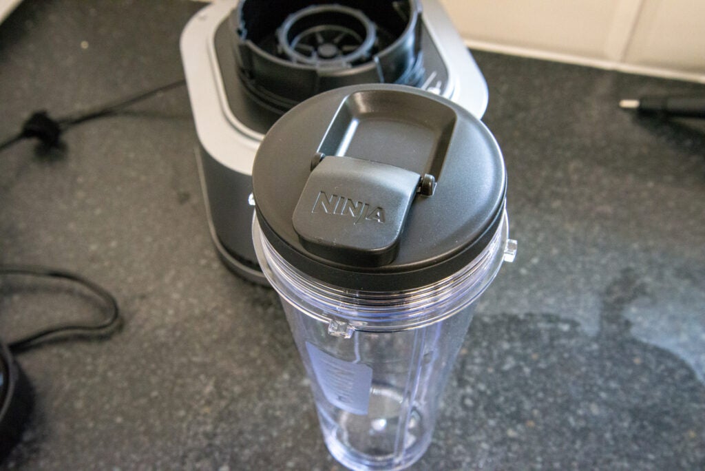 Ninja Foodi Power Nutri Blender 3-en-1 avec Smart Torque & Auto-iQ 1200W CB350UK couvercle de voyage pour tasse personnelle