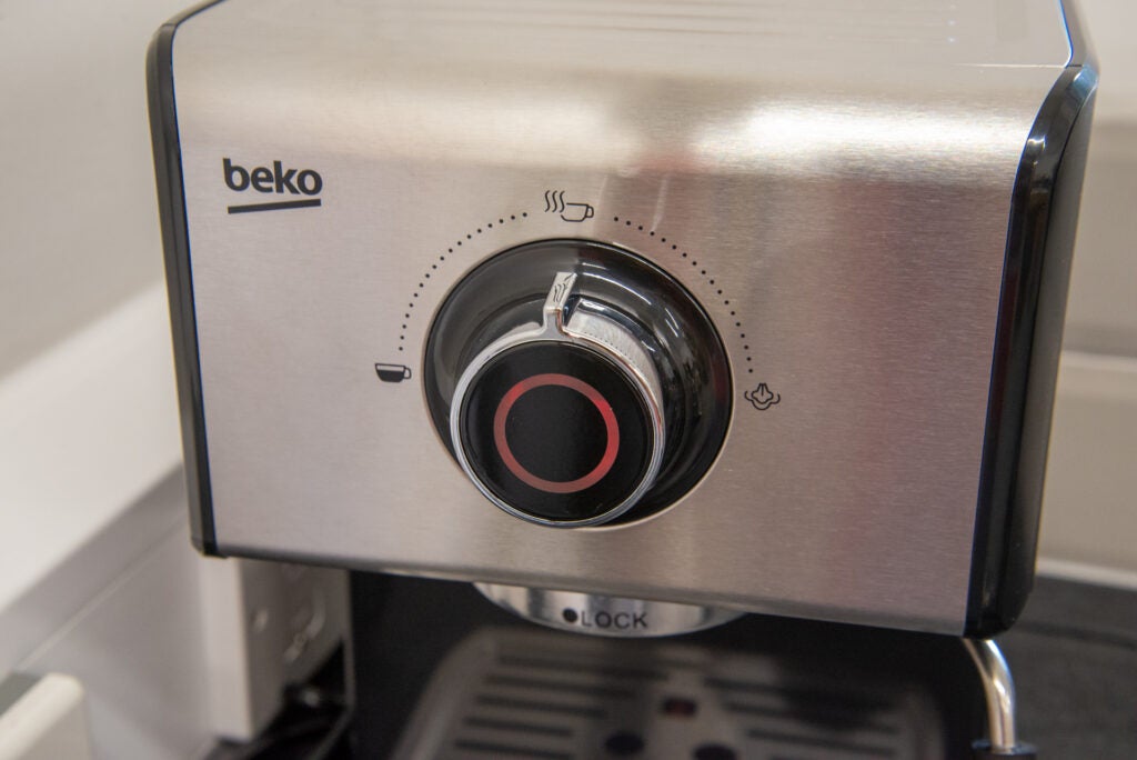 Molette de commande de la machine à café expresso Beko CEP5152