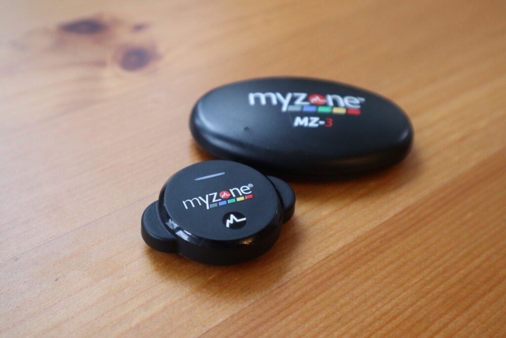 Le Myzone MZ-Switch à côté du Myzone MZ-3 pour comparaison
