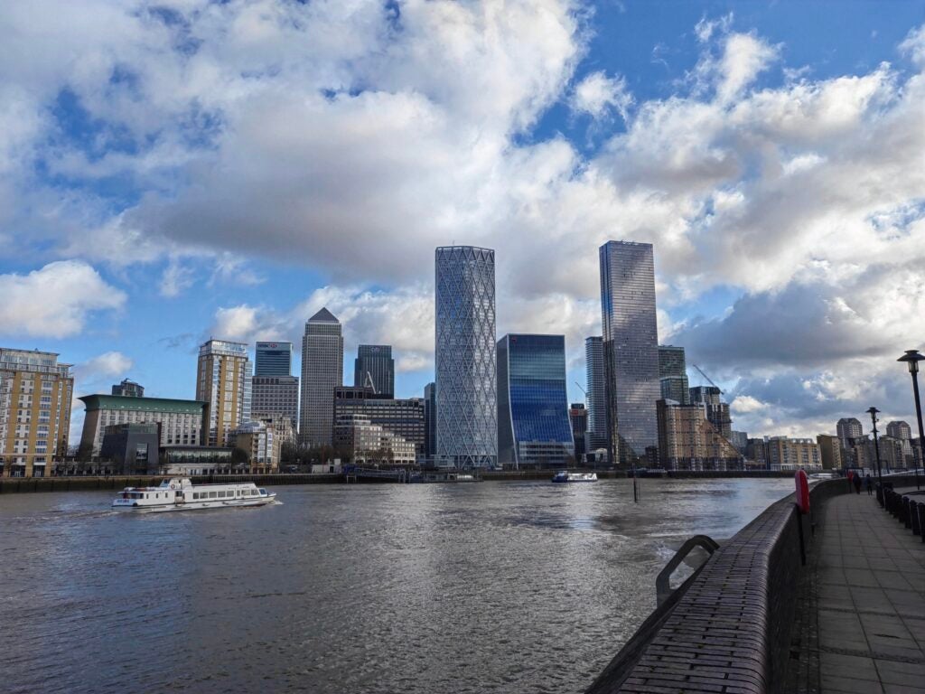 Image de Canary Wharf prise par le Huawei P50 Pocket
