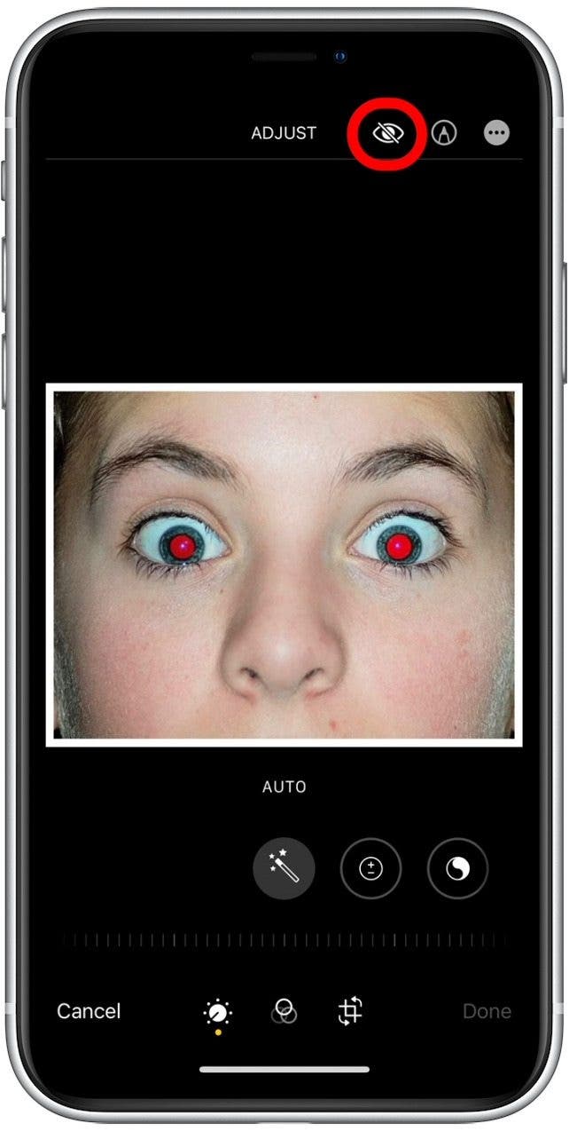 Appuyez sur l'icône des yeux rouges pour modifier la photo sur votre iPhone ou iPad.