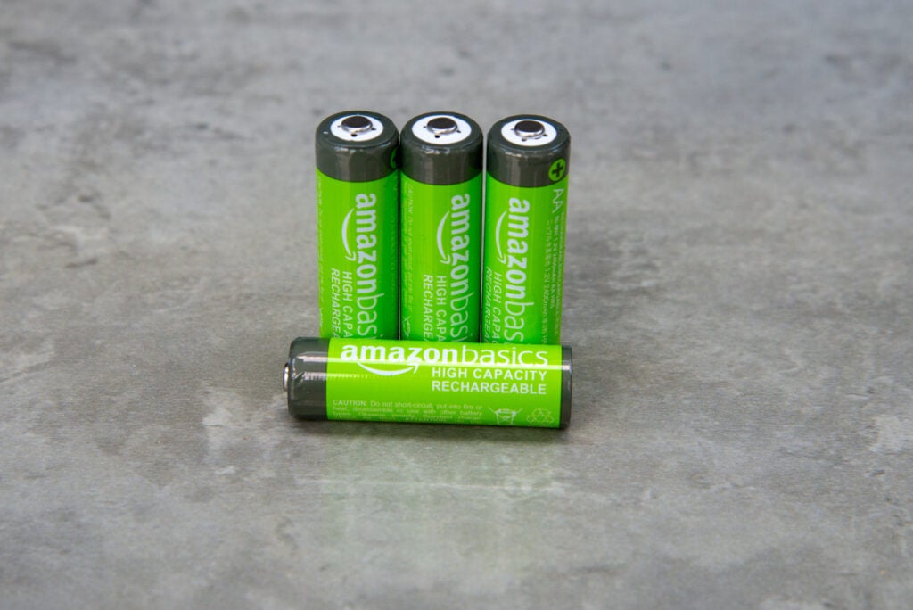 Amazon Basics haute capacité rechargeable AA 2400 mAh une pile allongée
