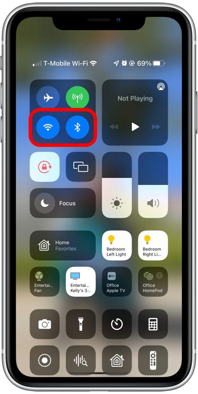 Assurez-vous que votre iPhone est déverrouillé, connecté au Wi-Fi et que le Bluetooth est activé.