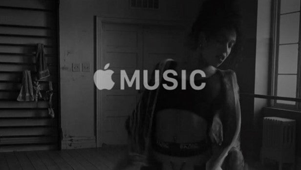 Logo Apple Music dans une pièce noire