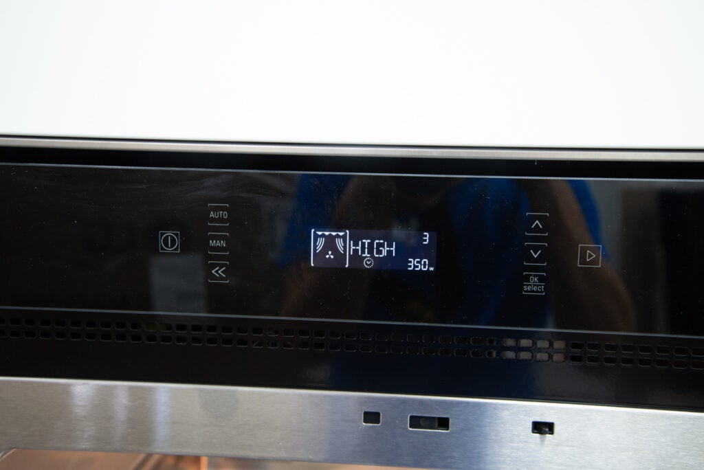 Gril et micro-ondes Hotpoint MP676IXH