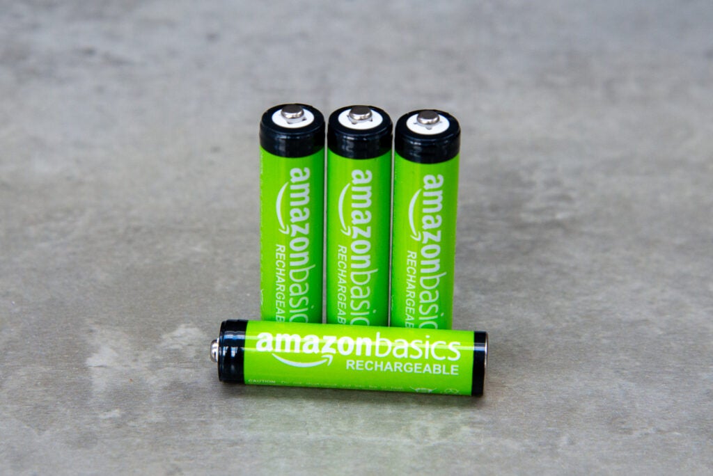 Amazon Basics Rechargeable AAA 800mAh une batterie allongée