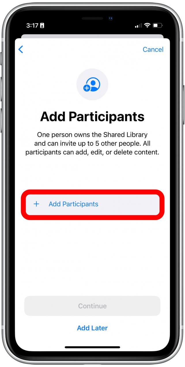 Appuyez sur Ajouter des participants et choisissez dans la liste de vos contacts qui vous souhaitez inviter à rejoindre votre bibliothèque partagée.