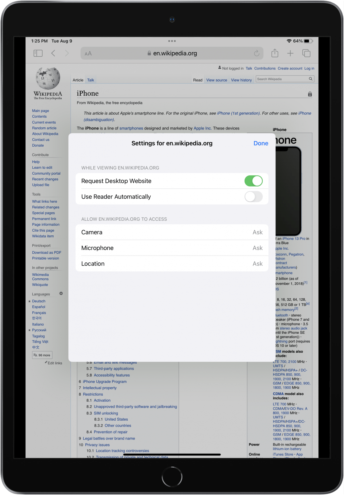 Safari dans iPadOS avec le menu Paramètres du site Web ouvert.