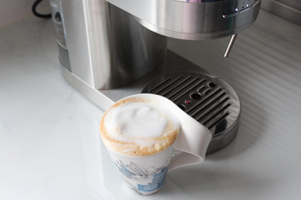 Mousse de lait fabriquée dans la machine à expresso KitchenAid Artisan