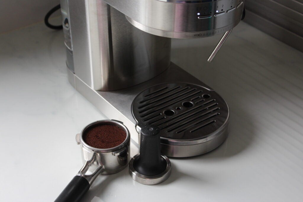 Marc de café dans la machine à expresso KitchenAid Artisan