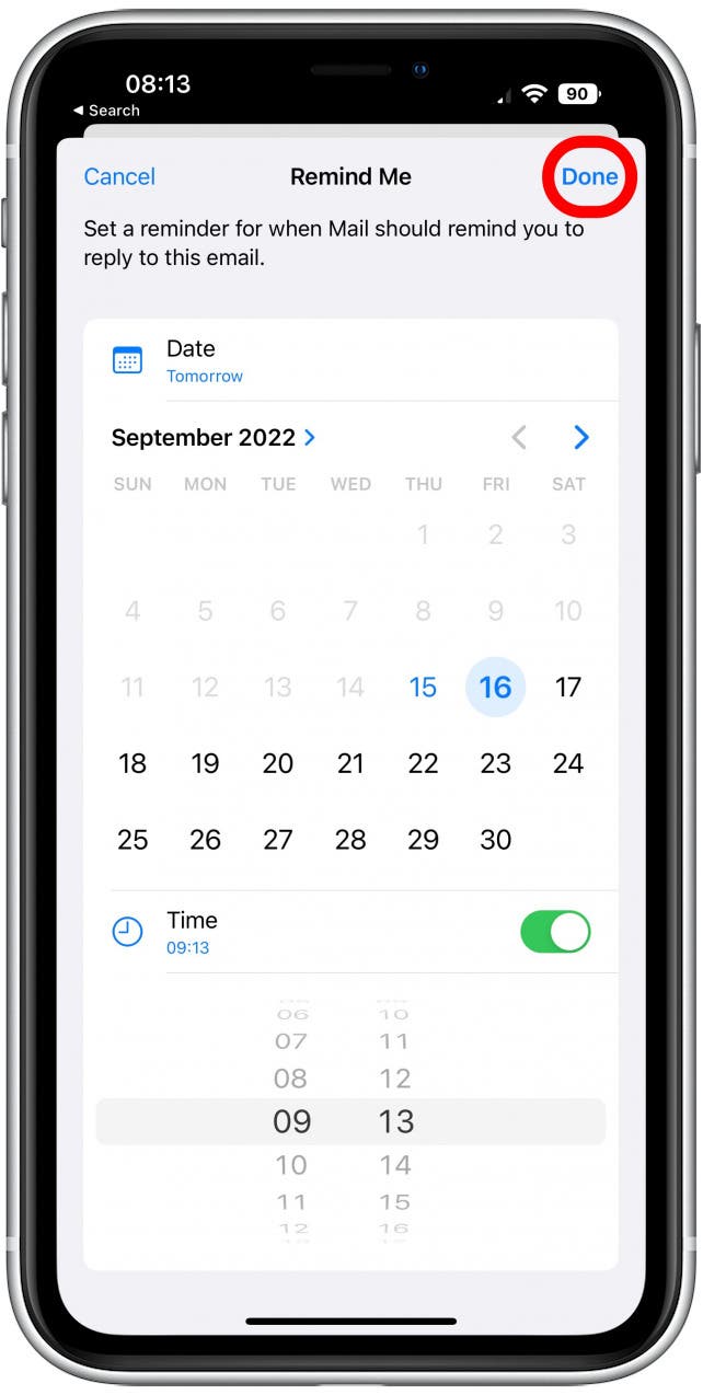 Utilisez le calendrier pour sélectionner un mois, une date et une heure, puis appuyez sur Terminé.