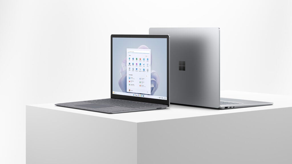 Microsoft Surface Laptop 5 vs Apple MacBook Air 2022