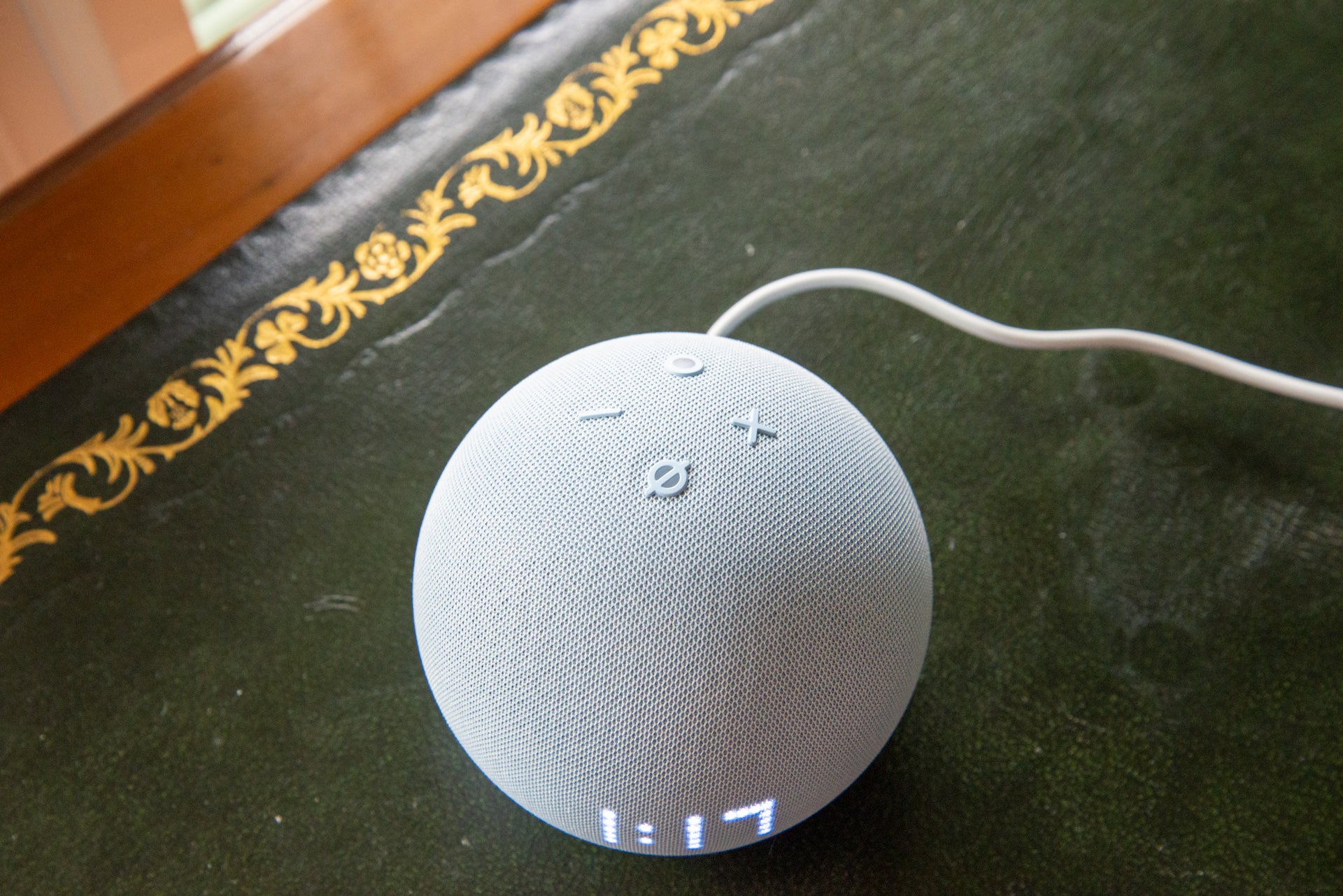 Amazon Echo Dot avec commandes d'horloge (5e génération)