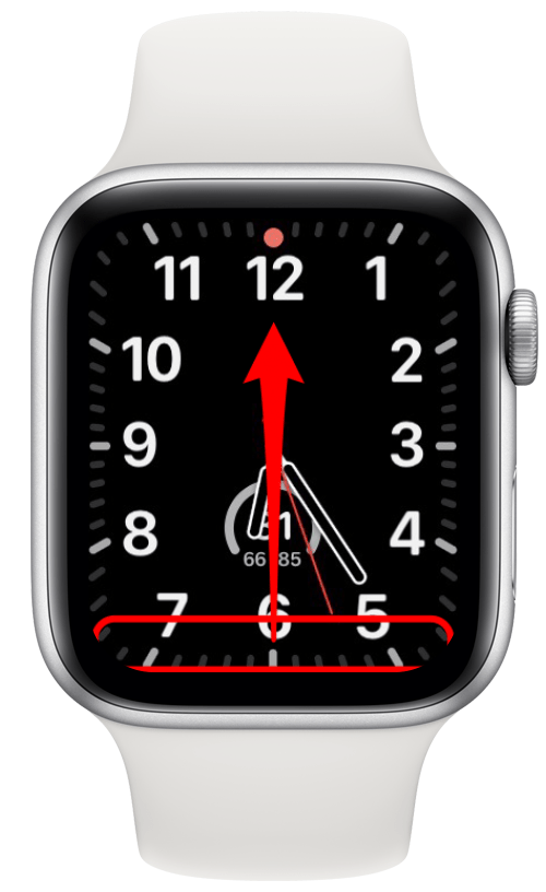 Un moyen plus rapide d'accéder à la bascule du mode faible consommation consiste à balayer vers le haut le cadran de votre montre pour afficher le centre de contrôle.