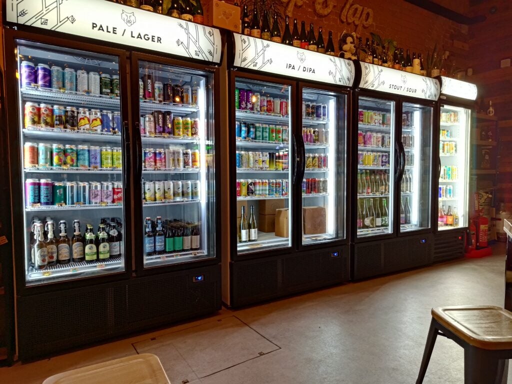 Asus ROG 6D Ultimate coup d'un réfrigérateur à bière