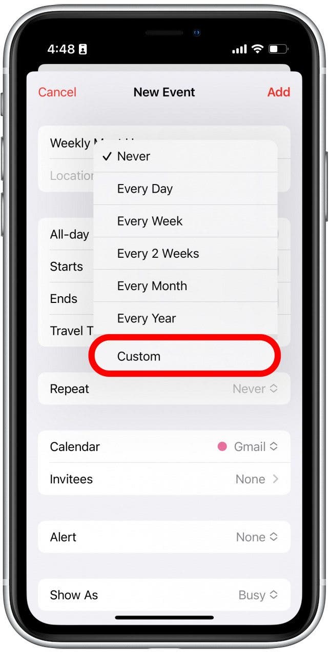 Si vous souhaitez que votre calendrier iPhone répète l'événement certains jours, vous pouvez appuyer sur Personnaliser.