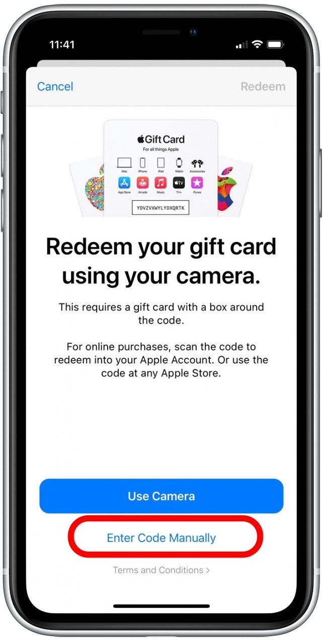 Sélectionnez Entrer le code manuellement pour saisir le code de votre carte-cadeau Apple. 