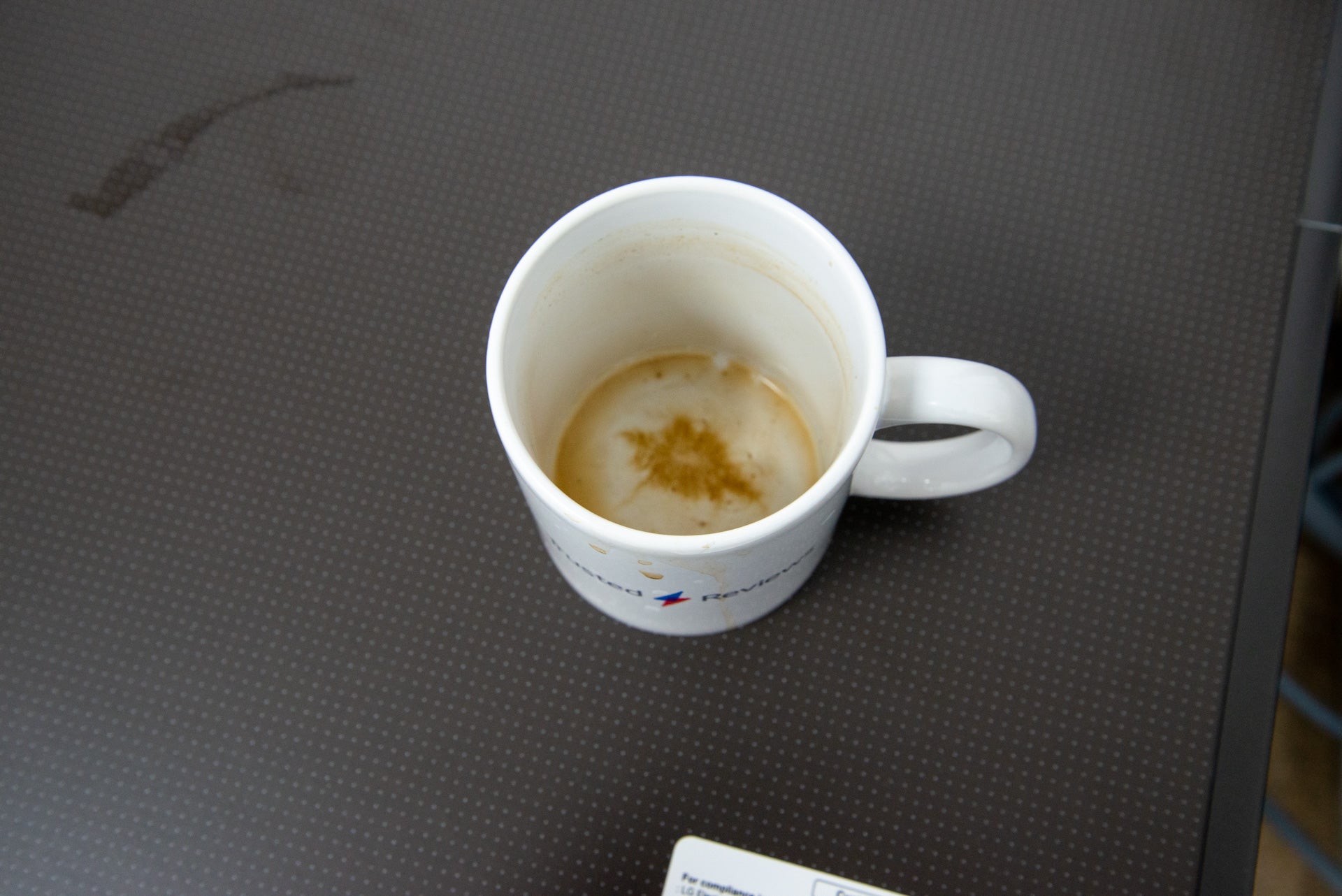 Tasse à café sale pour lave-vaisselle autonome LG TrueSteam QuadWash DF455HMS