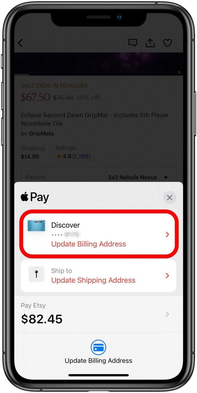 Écran Apple Pay dans l'application Etsy avec le mode de paiement par défaut Discover marqué.