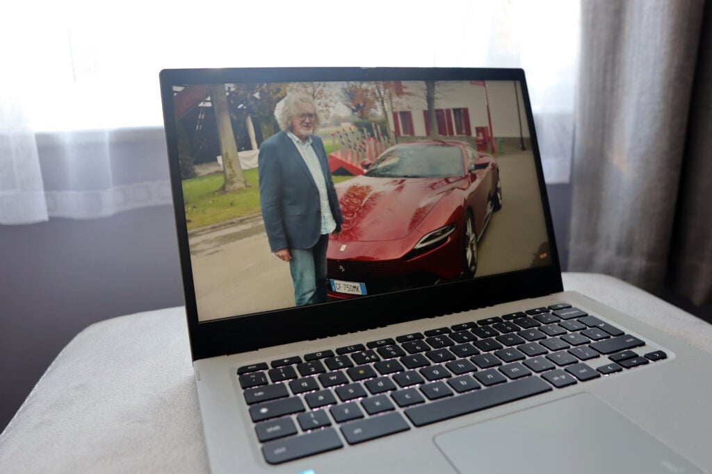 L'Acer Chromebook Vero 514 affichant James May : Our Man In Italy 