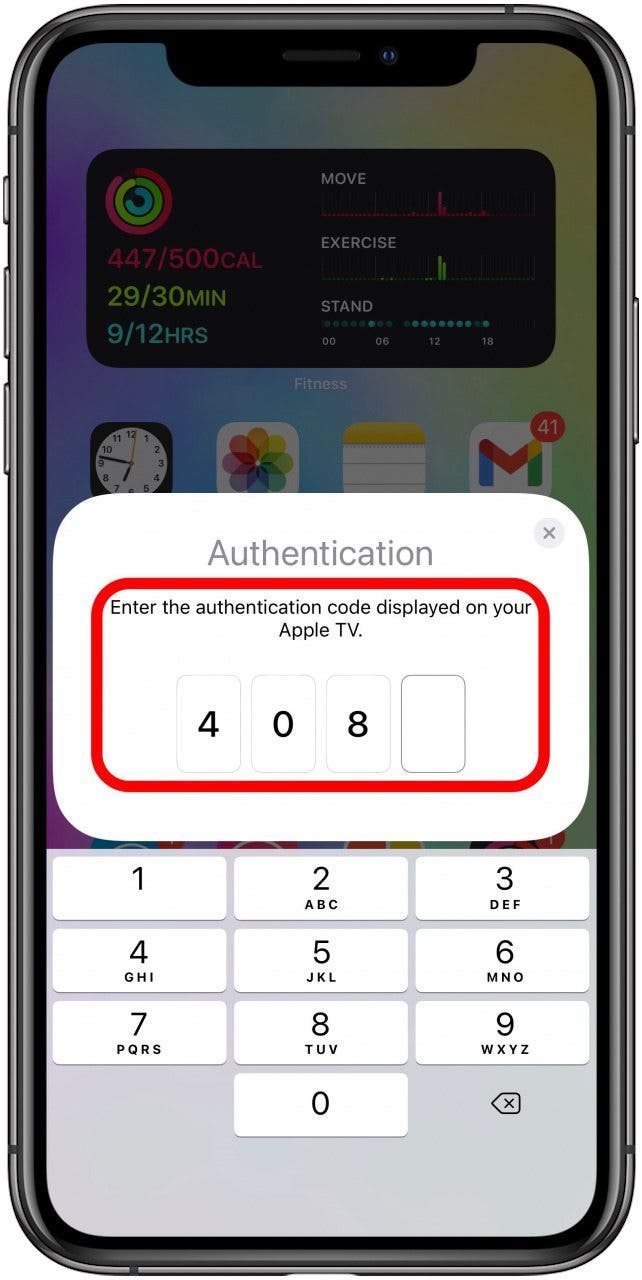 Entrez le code d'authentification affiché sur votre Apple TV.
