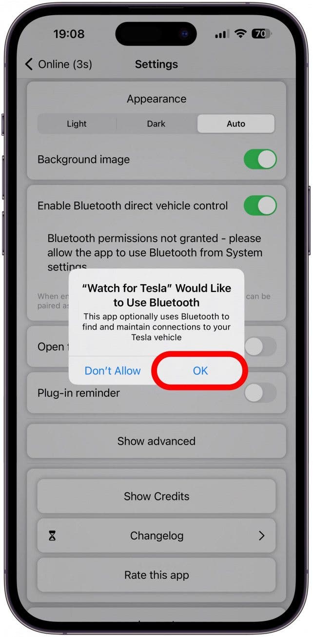 Vous devrez peut-être accorder des autorisations Bluetooth en fonction des paramètres de votre iPhone.  Appuyez sur OK.