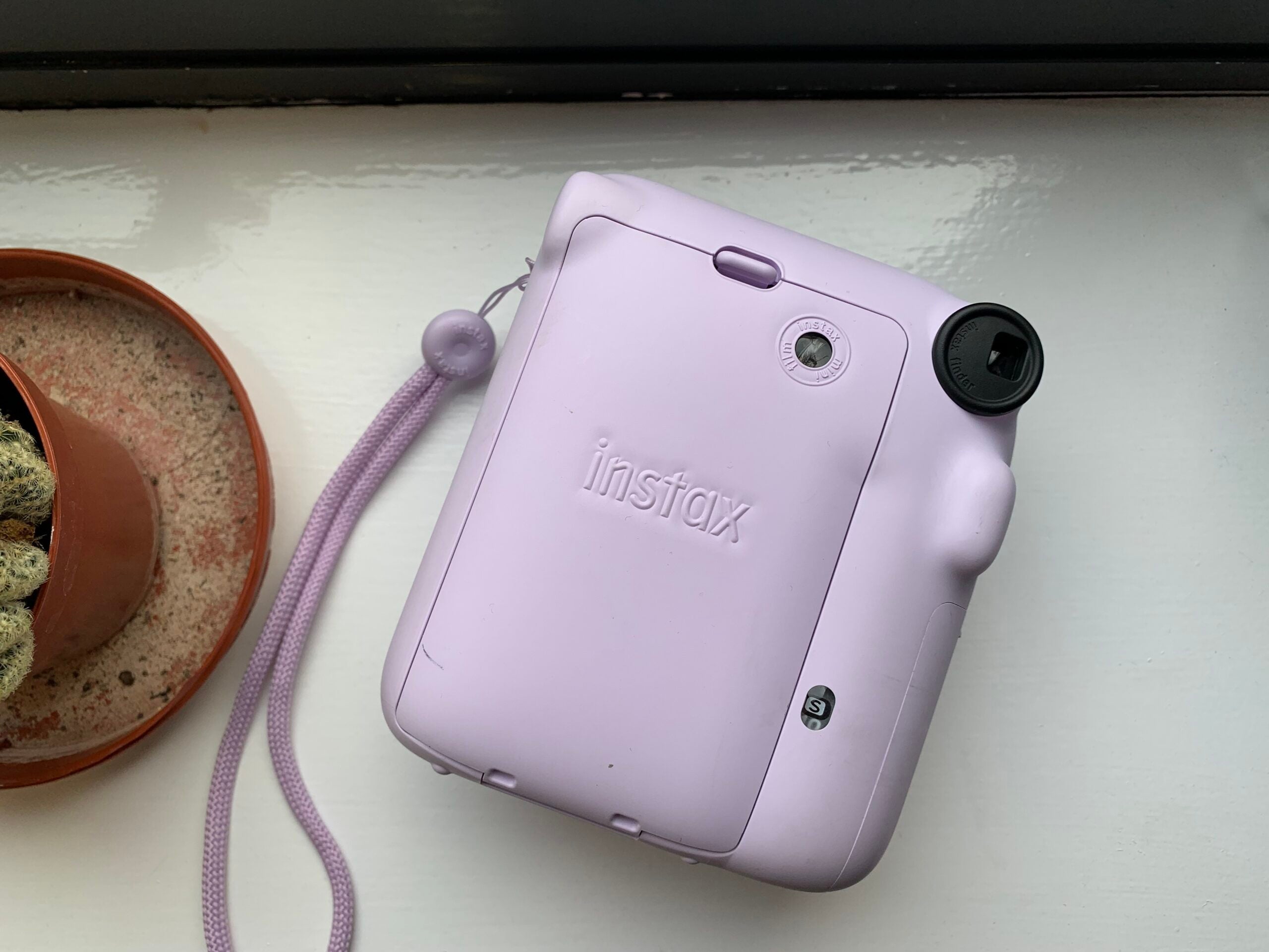 Comment charger un film dans un appareil photo Instax Mini