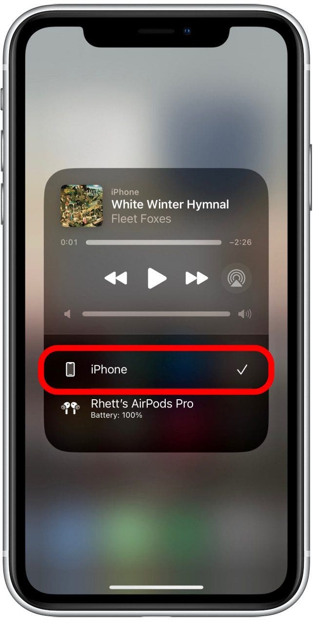 Appuyez sur iPhone pour basculer la sortie audio vers votre téléphone.