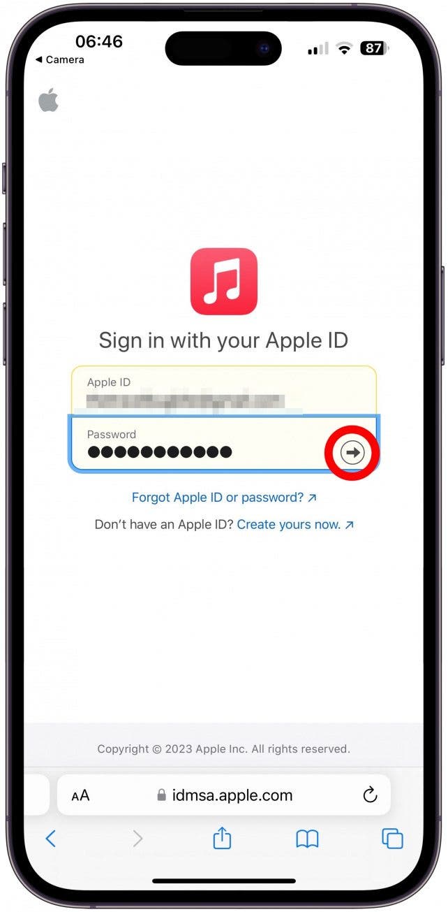 Connectez-vous avec votre identifiant Apple et votre mot de passe.