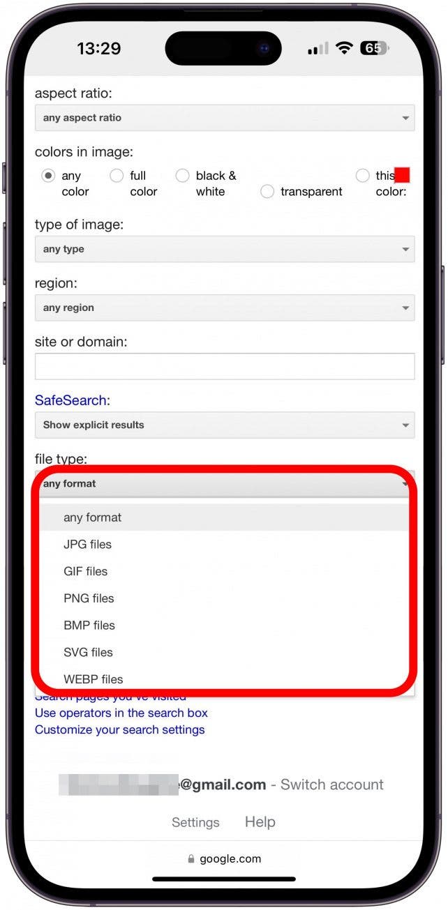 Sous SafeSearch, sélectionnez si vous souhaitez afficher ou masquer le contenu explicite.