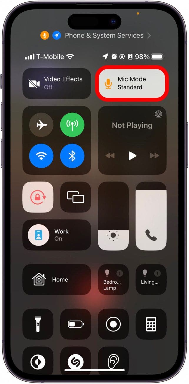 Appuyez sur Mode micro pour modifier les paramètres du microphone de votre iPhone.