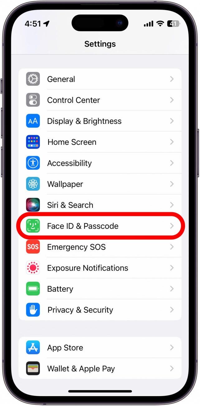Ouvrez l'application Paramètres et appuyez sur Face ID & Passcode.