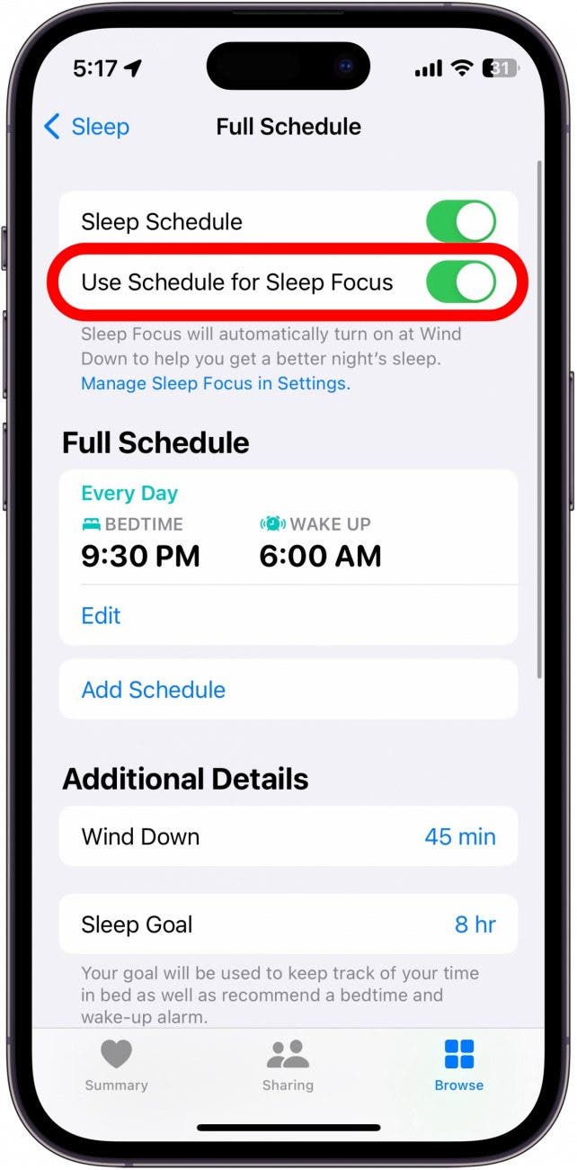 capture d'écran du menu de sommeil de l'application iphone santé avec le calendrier d'utilisation pour la mise au point du sommeil encerclé en rouge