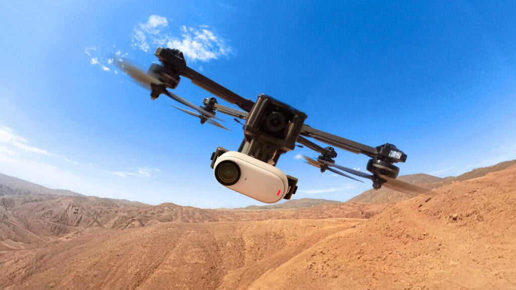 L'Insta360 Go 3 attaché à un drone