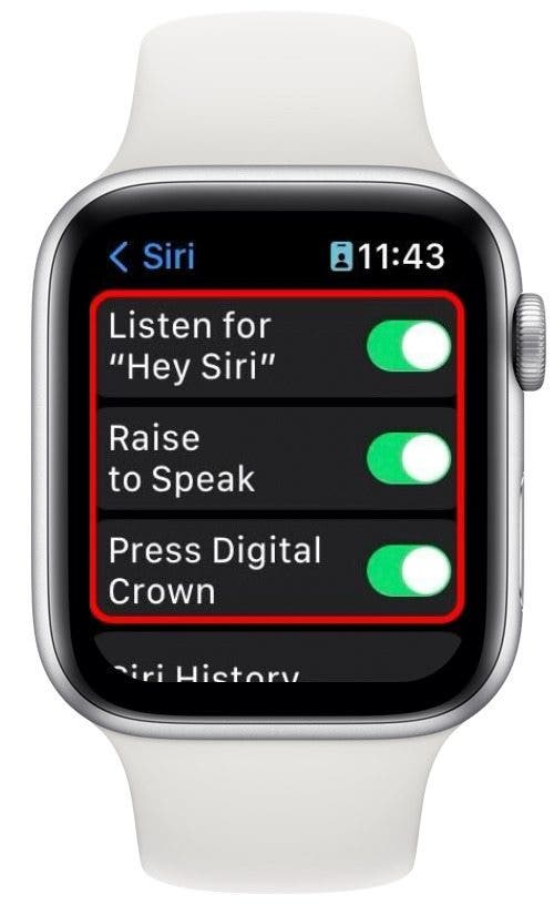Capture d'écran de l'apple watch montrant le menu des paramètres avec les options suivantes entourées en rouge : hey siri, relancez pour parler, appuyez sur la couronne numérique