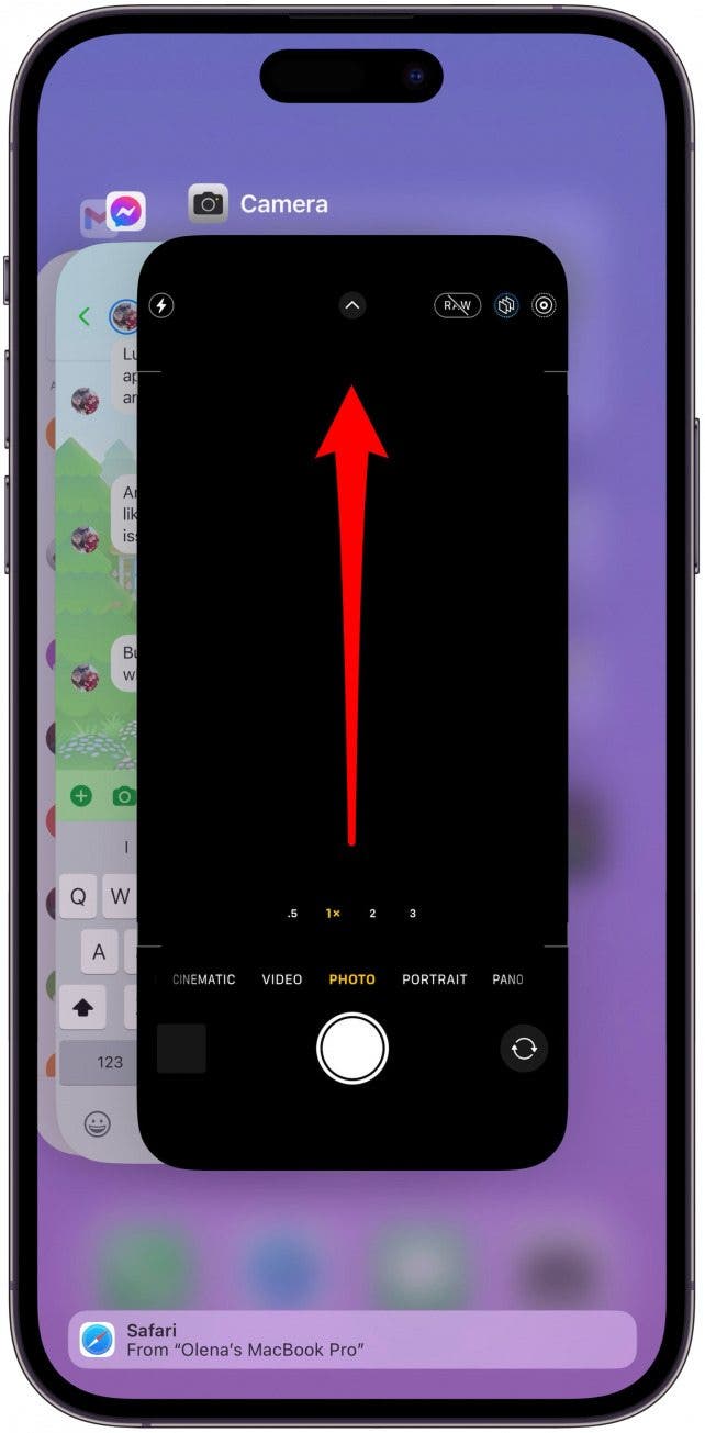 Redémarrez votre application Appareil photo en glissant vers le haut depuis le bas de votre écran, puis en glissant vers le haut sur l'application que vous souhaitez fermer.
