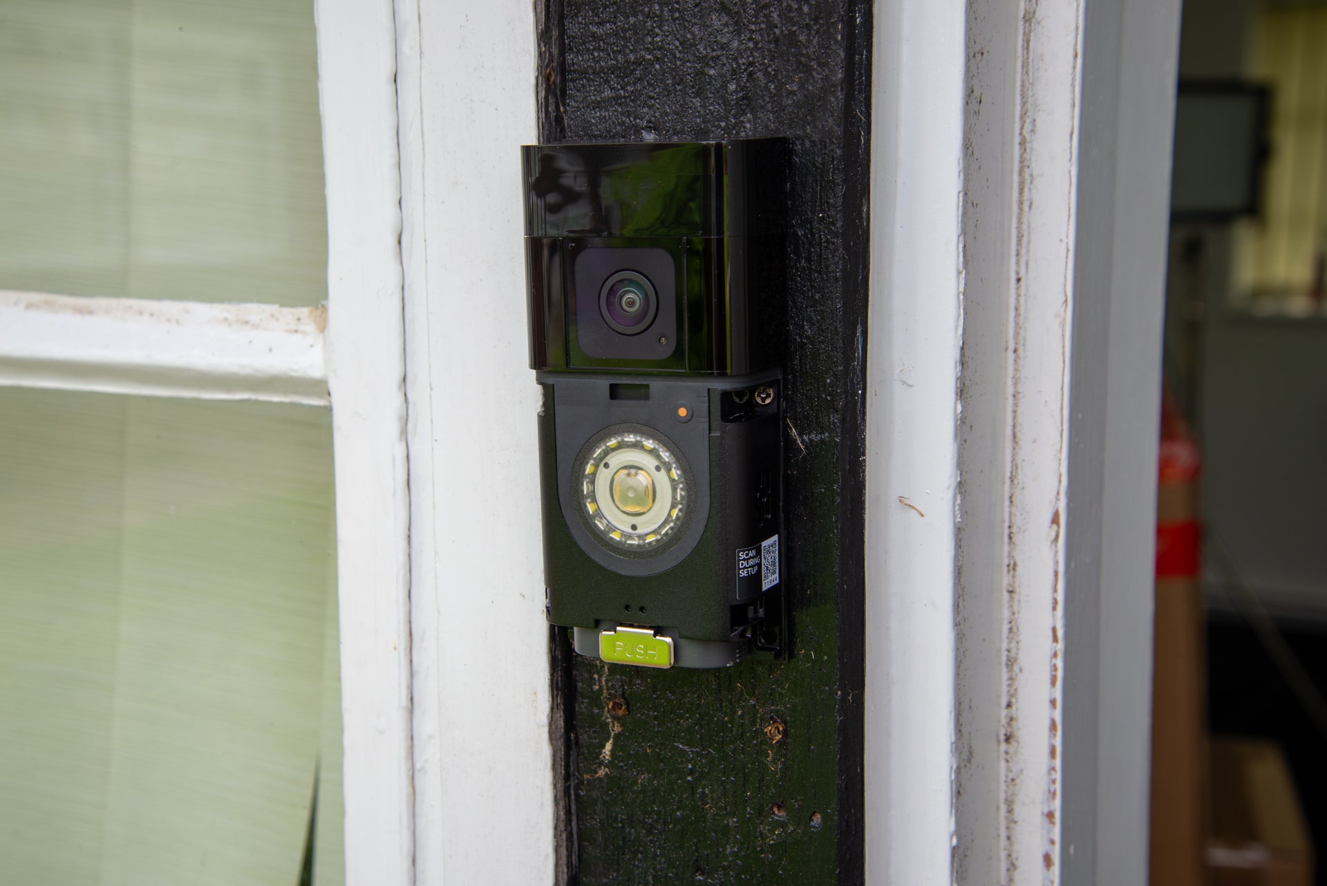 Ring Video Doorbell Plus installée