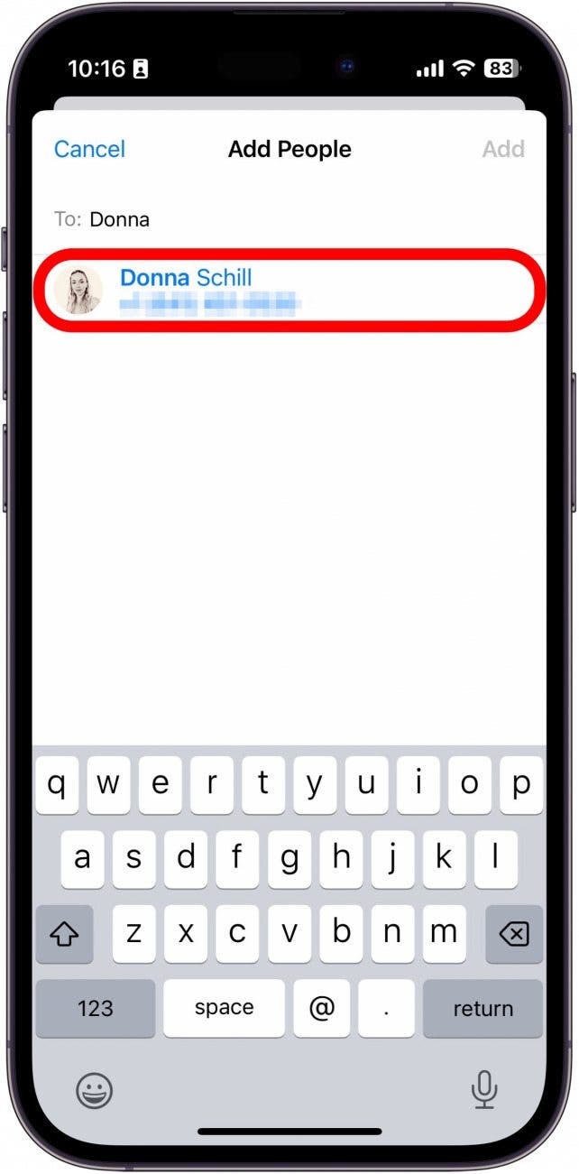 iphone crée un groupe de mots de passe partagés avec un contact entouré en rouge