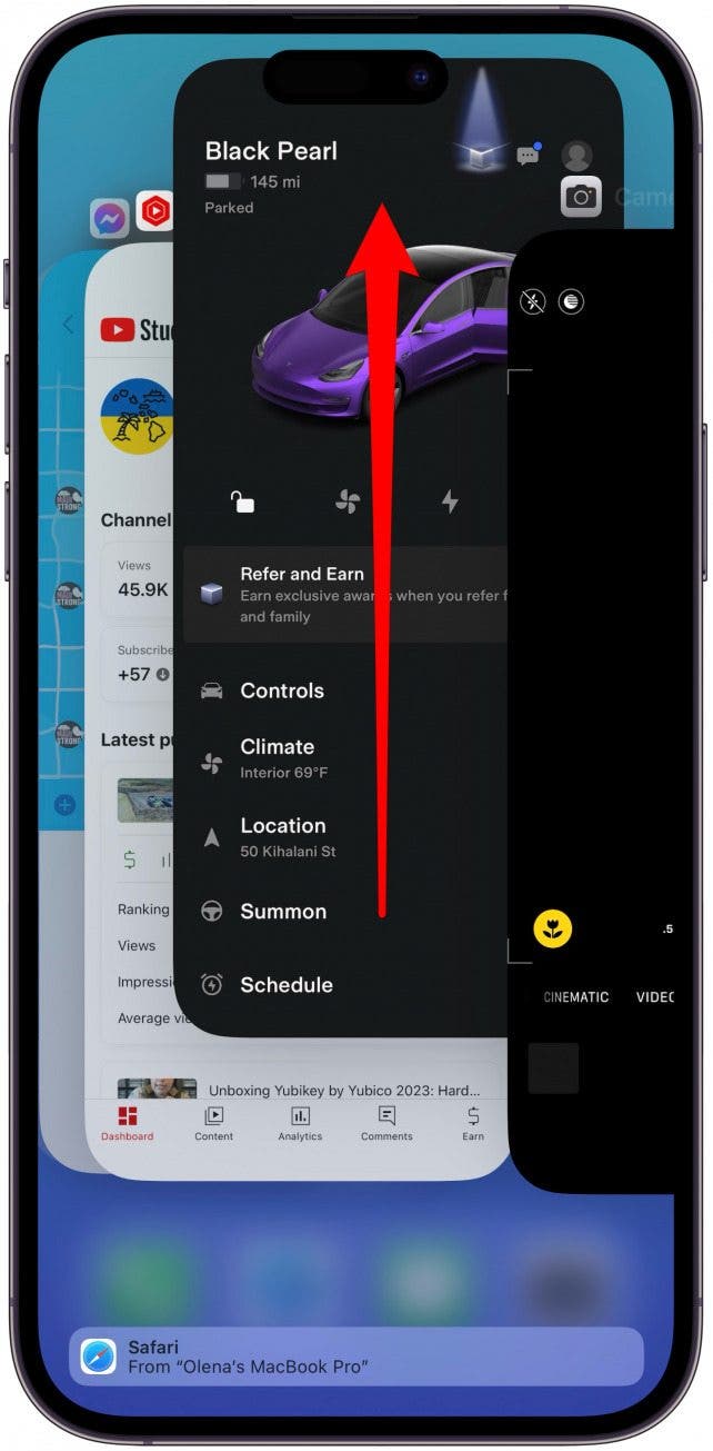 Fermez et rouvrez l'application Tesla en faisant glisser votre écran vers le haut pour accéder à App Switcher, puis faites glisser votre doigt vers le haut sur l'application que vous souhaitez fermer.
