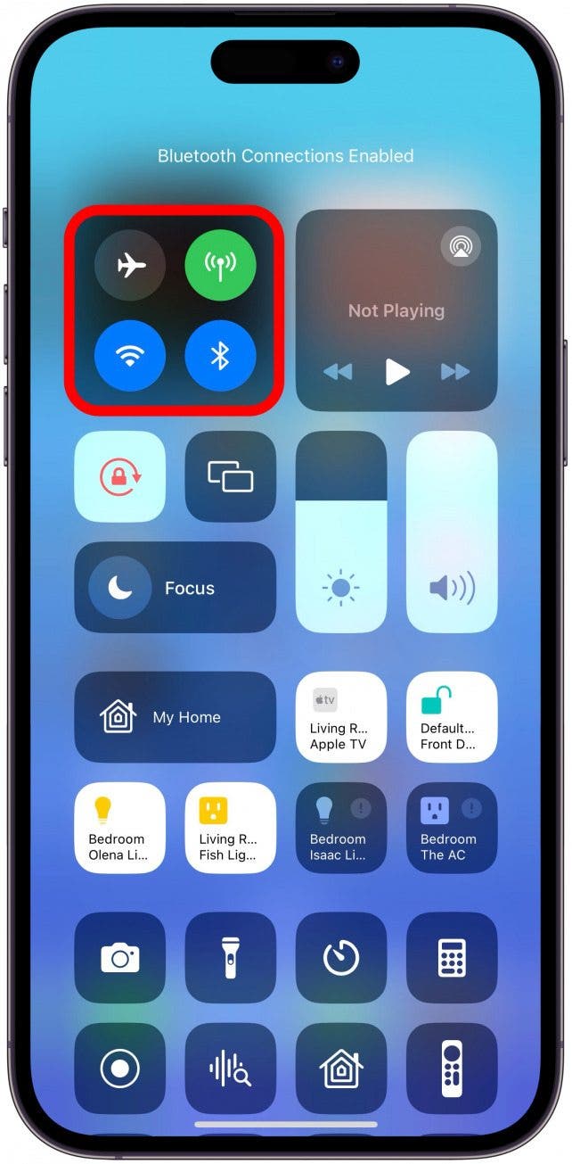 Assurez-vous que votre iPhone est connecté à un réseau Wi-Fi ou cellulaire fiable et que Bluetooth est activé.