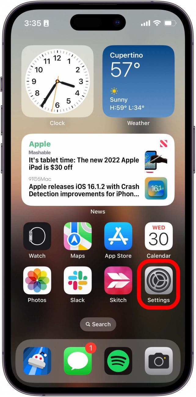 écran d'accueil de l'iphone avec application de paramètres entourée en rouge