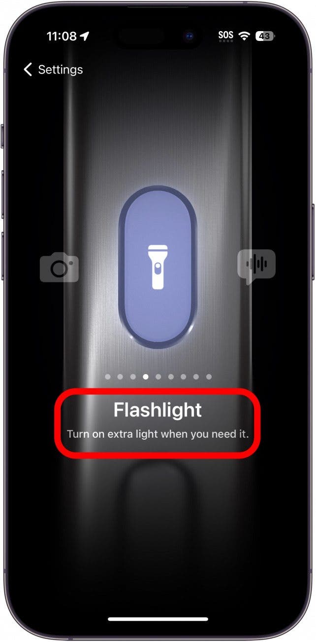 Paramètres du bouton d'action de l'iPhone affichant le réglage de la lampe de poche avec un cercle rouge autour de la description
