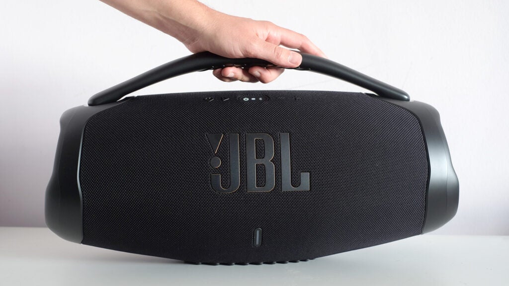 JBL Boombox 3 avec main