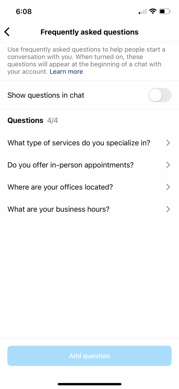 Le menu des questions fréquemment posées.  Cela montre des exemples de questions (comme « Dans quel type de services vous spécialisez-vous ? »)