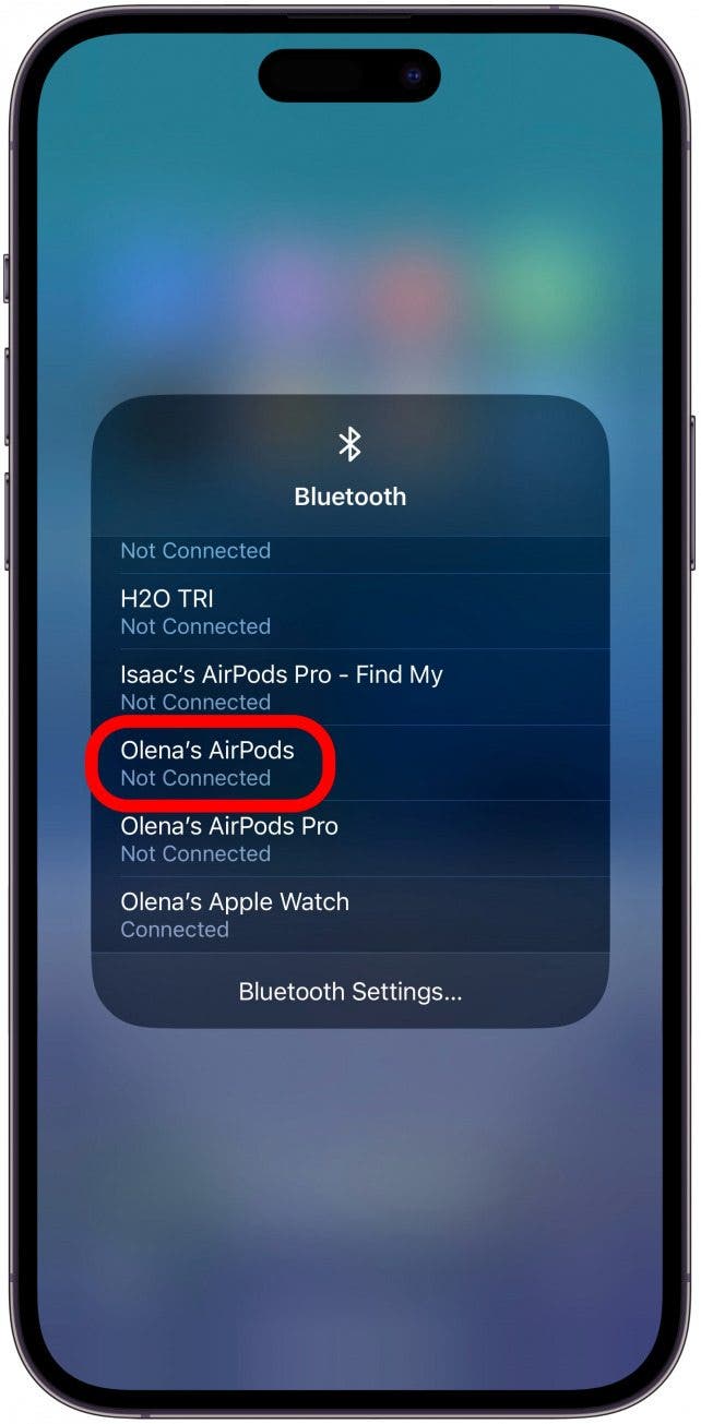 Assurez-vous que vos AirPod sont sélectionnés comme périphérique de sortie sur votre iPhone.