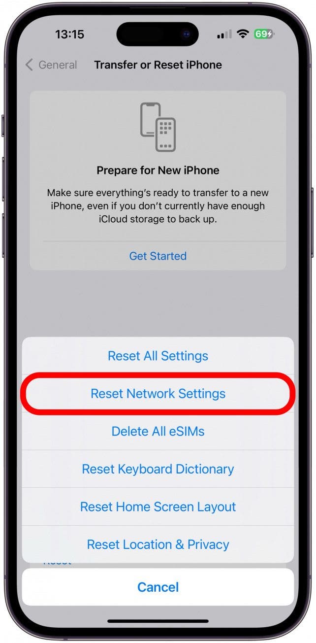 Réinitialisez les paramètres réseau de votre iPhone.