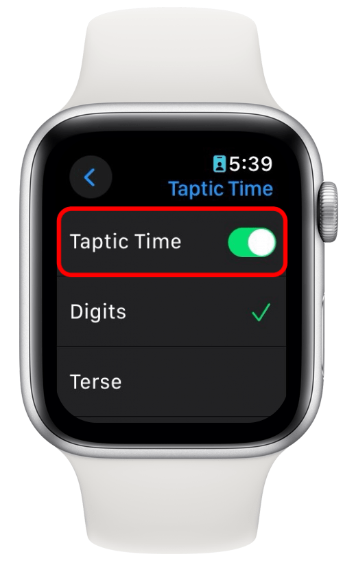 Paramètres de l'heure Taptic de l'Apple Watch avec bascule de l'heure Taptic entourée en rouge